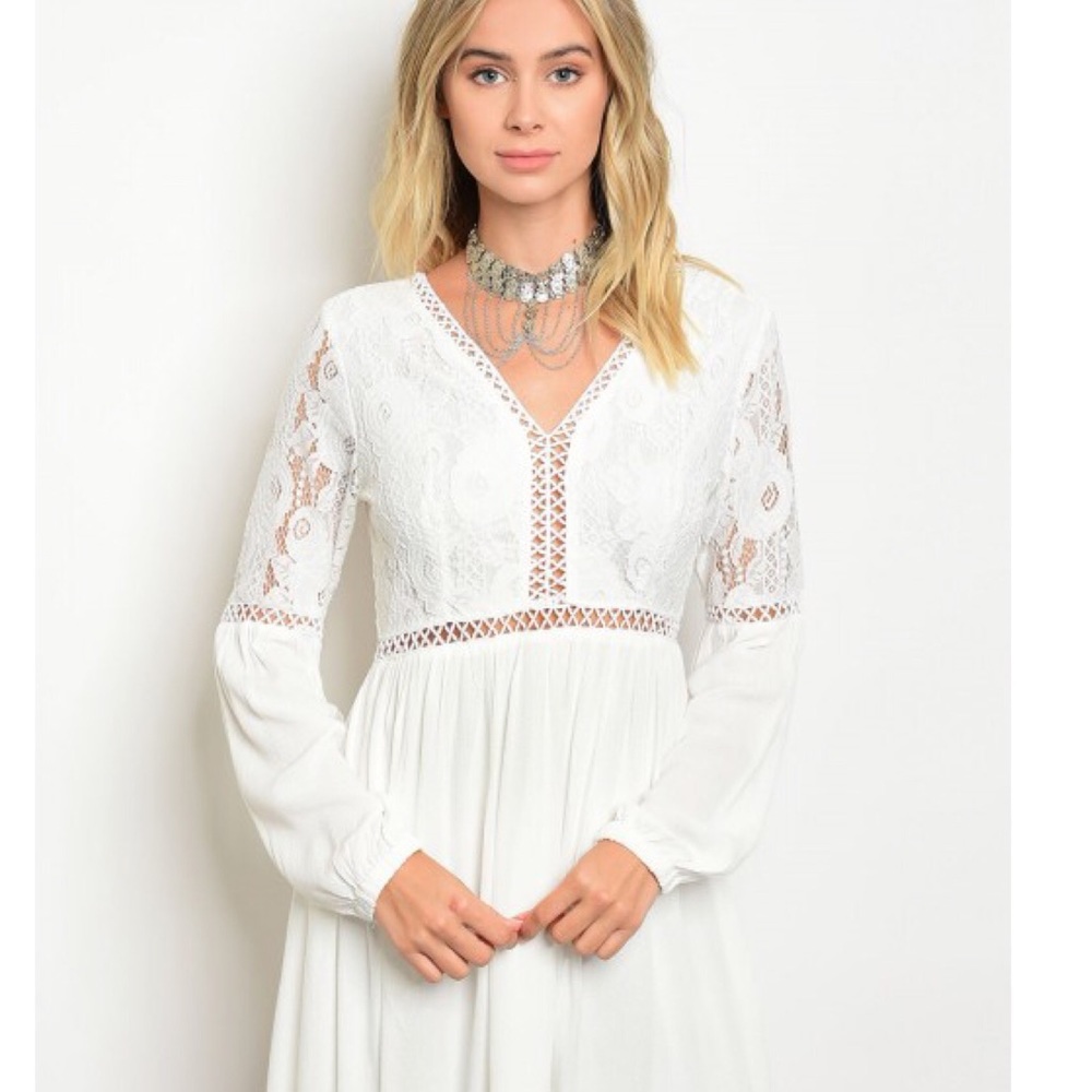 🆕⭐️ Ivory Crochet V-Neck Lace Long Sleeve Dress - Picture 5 of 6